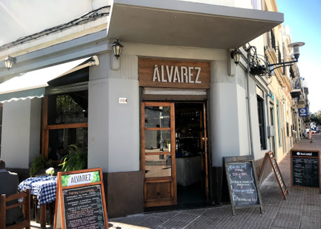 Galeria de imagens Alvarez Bar 1